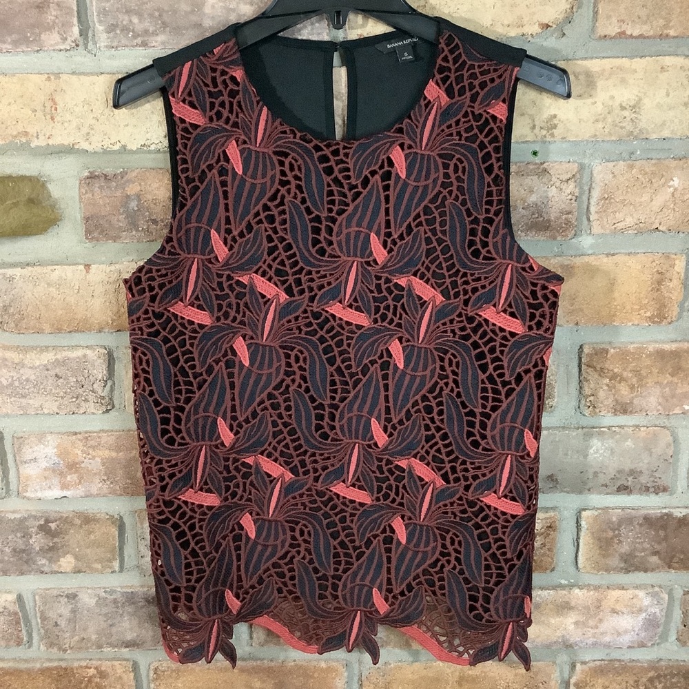 BANANA REPUBLIC Sleeveless Crocheted Lace Cutout Tank Top 5 - Picture 8 of 9